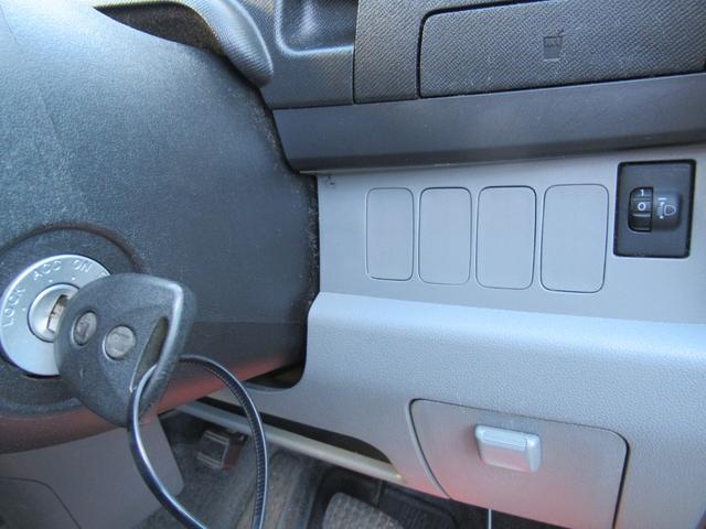 ムーヴ Ｌ　４速ＡＴ・キーレス・実走行・スペアタイヤ付・後席スライド・ベンチシート・フルフラット・ＣＤ・盗難防止システム・衝突安全ボディ・Ｗエアバッグ・フル装備・修復歴有り・走行距離１．５万キロ（11枚目）