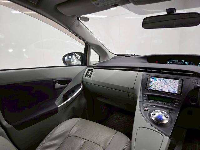 プリウス Ｓ　コーナーセンサー／ＬＥＤヘッドライト／シートカバー／社外シフトスイッチ（26枚目）