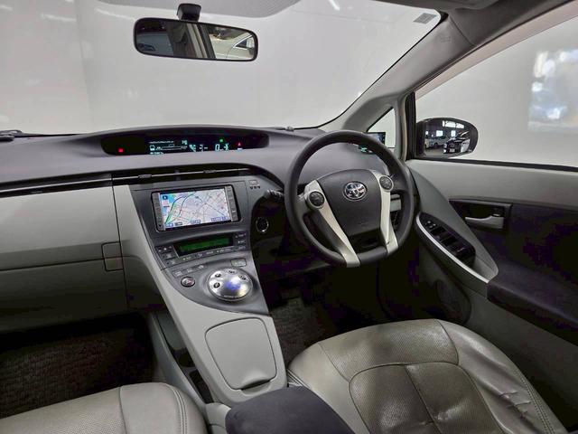 プリウス Ｓ　コーナーセンサー／ＬＥＤヘッドライト／シートカバー／社外シフトスイッチ（27枚目）