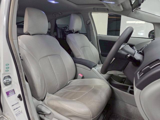 プリウス Ｓ　コーナーセンサー／ＬＥＤヘッドライト／シートカバー／社外シフトスイッチ（29枚目）