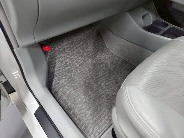 プリウス Ｓ　コーナーセンサー／ＬＥＤヘッドライト／シートカバー／社外シフトスイッチ（35枚目）