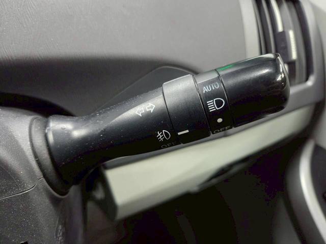 プリウス Ｓ　コーナーセンサー／ＬＥＤヘッドライト／シートカバー／社外シフトスイッチ（41枚目）
