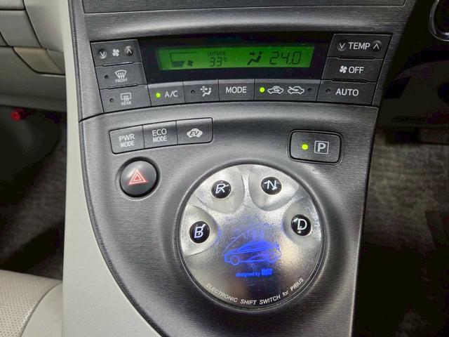 プリウス Ｓ　コーナーセンサー／ＬＥＤヘッドライト／シートカバー／社外シフトスイッチ（47枚目）