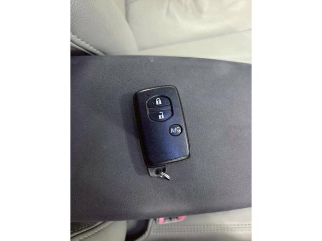 プリウス Ｓ　コーナーセンサー／ＬＥＤヘッドライト／シートカバー／社外シフトスイッチ（56枚目）