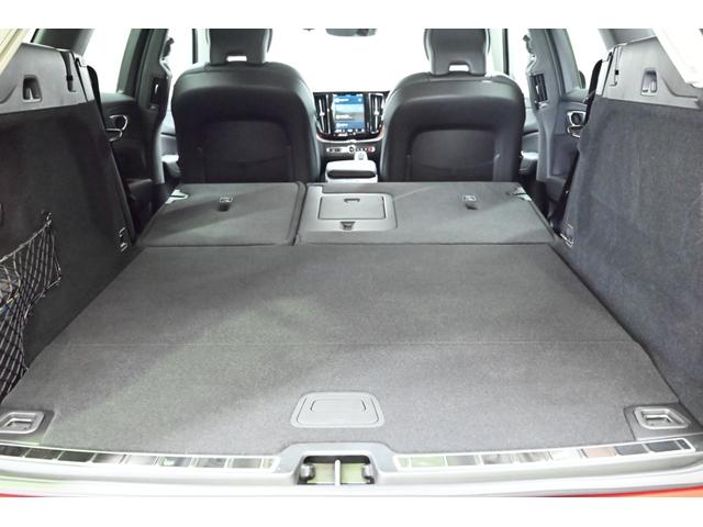 XC60 リチャージプラス T6 AWDプラグインハイブリッド 1オーナー/禁煙車/レザーシート(ヒーター付)/サンルーフ/エアサス/ドラレコ/ボルボインテリセーフ/全方位カメラ/ナビ/Bluetooth/USB/クリアランスソナー/クルコン/ETC/Pバックドア(34枚目)