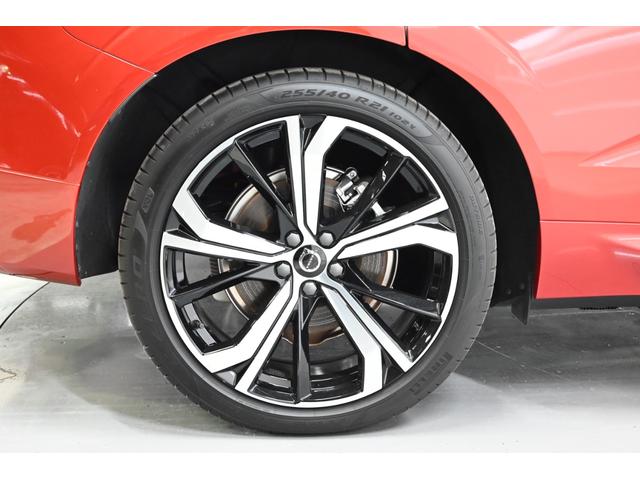 XC60 リチャージプラス T6 AWDプラグインハイブリッド 1オーナー/禁煙車/レザーシート(ヒーター付)/サンルーフ/エアサス/ドラレコ/ボルボインテリセーフ/全方位カメラ/ナビ/Bluetooth/USB/クリアランスソナー/クルコン/ETC/Pバックドア(39枚目)
