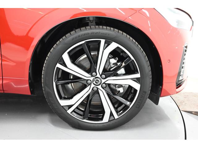 XC60 リチャージプラス T6 AWDプラグインハイブリッド 1オーナー/禁煙車/レザーシート(ヒーター付)/サンルーフ/エアサス/ドラレコ/ボルボインテリセーフ/全方位カメラ/ナビ/Bluetooth/USB/クリアランスソナー/クルコン/ETC/Pバックドア(40枚目)