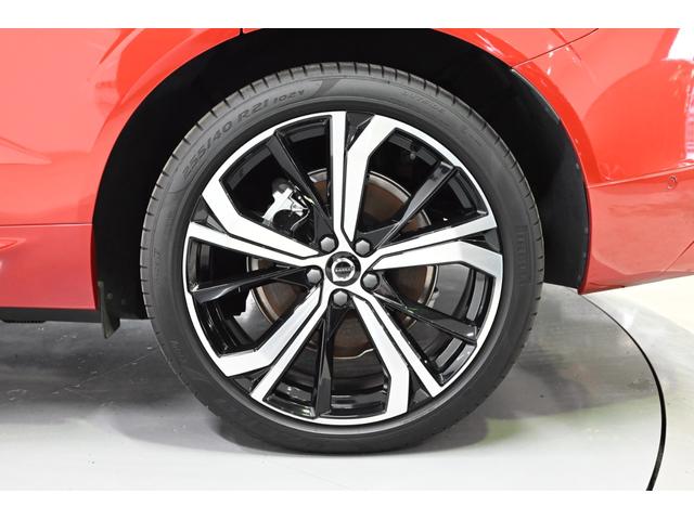 XC60 リチャージプラス T6 AWDプラグインハイブリッド 1オーナー/禁煙車/レザーシート(ヒーター付)/サンルーフ/エアサス/ドラレコ/ボルボインテリセーフ/全方位カメラ/ナビ/Bluetooth/USB/クリアランスソナー/クルコン/ETC/Pバックドア(42枚目)