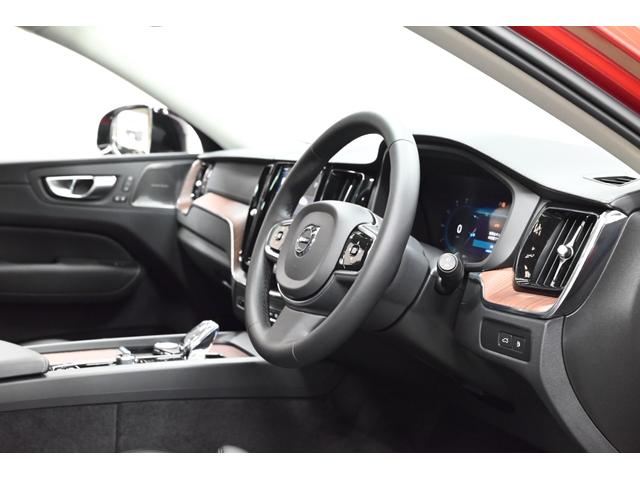 XC60 リチャージプラス T6 AWDプラグインハイブリッド 1オーナー/禁煙車/レザーシート(ヒーター付)/サンルーフ/エアサス/ドラレコ/ボルボインテリセーフ/全方位カメラ/ナビ/Bluetooth/USB/クリアランスソナー/クルコン/ETC/Pバックドア(47枚目)