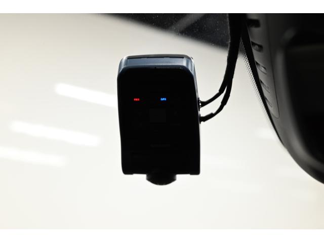 XC60 リチャージプラス T6 AWDプラグインハイブリッド 1オーナー/禁煙車/レザーシート(ヒーター付)/サンルーフ/エアサス/ドラレコ/ボルボインテリセーフ/全方位カメラ/ナビ/Bluetooth/USB/クリアランスソナー/クルコン/ETC/Pバックドア(78枚目)