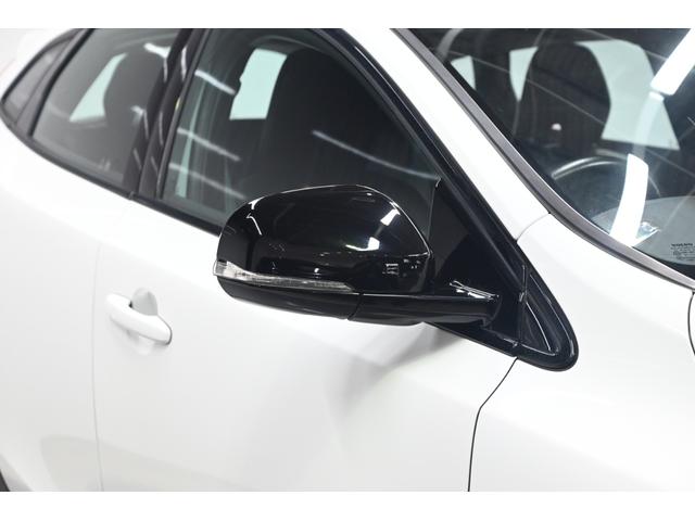 Ｖ４０ クロスカントリー　Ｄ４　サマム　２０１７年モデル／ハーマンカードン／ブラックレザーシート（ヒーター付）／ナビ／バックカメラ／純正１８インチアルミホイール／取説／保証書／スマートキー（22枚目）