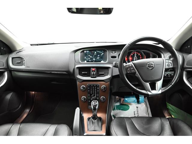 Ｖ４０ クロスカントリー　Ｄ４　サマム　２０１７年モデル／ハーマンカードン／ブラックレザーシート（ヒーター付）／ナビ／バックカメラ／純正１８インチアルミホイール／取説／保証書／スマートキー（39枚目）