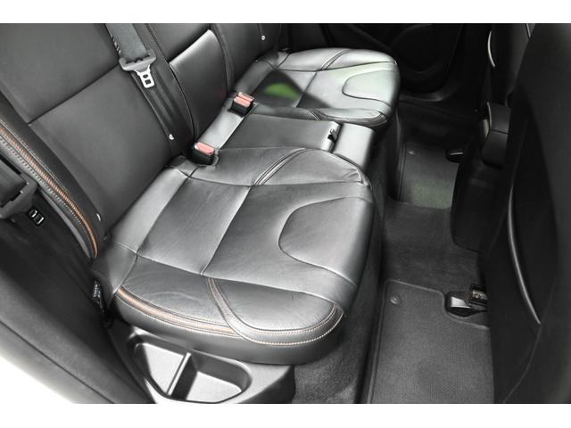 Ｖ４０ クロスカントリー　Ｄ４　サマム　２０１７年モデル／ハーマンカードン／ブラックレザーシート（ヒーター付）／ナビ／バックカメラ／純正１８インチアルミホイール／取説／保証書／スマートキー（55枚目）