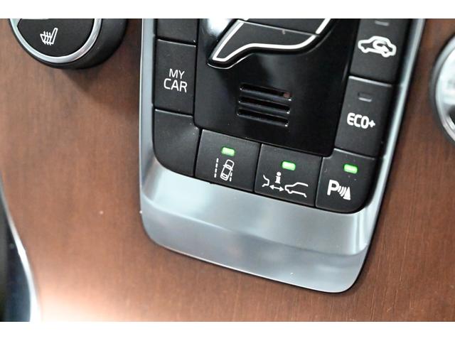 Ｖ４０ クロスカントリー　Ｄ４　サマム　２０１７年モデル／ハーマンカードン／ブラックレザーシート（ヒーター付）／ナビ／バックカメラ／純正１８インチアルミホイール／取説／保証書／スマートキー（69枚目）