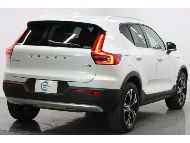ＸＣ４０ Ｂ４　ＡＷＤ　インスクリプション　２０２２年モデル／ベージュレザーシート（ヒータ付）／ハーマンカードン／ボルボインテリセーフ／全方位カメラ／ナビ／フルセグＴＶ／Ｐバックドア／ＥＴＣ／クルコン／前後ドラレコ／純正１９アルミ／ＬＥＤヘッド（15枚目）
