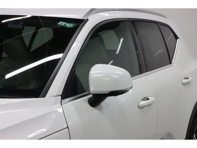 ＸＣ４０ Ｂ４　ＡＷＤ　インスクリプション　２０２２年モデル／ベージュレザーシート（ヒータ付）／ハーマンカードン／ボルボインテリセーフ／全方位カメラ／ナビ／フルセグＴＶ／Ｐバックドア／ＥＴＣ／クルコン／前後ドラレコ／純正１９アルミ／ＬＥＤヘッド（25枚目）