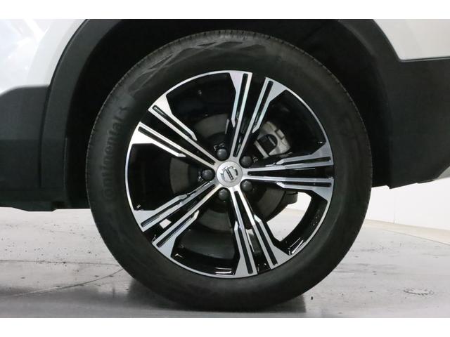 ＸＣ４０ Ｂ４　ＡＷＤ　インスクリプション　２０２２年モデル／ベージュレザーシート（ヒータ付）／ハーマンカードン／ボルボインテリセーフ／全方位カメラ／ナビ／フルセグＴＶ／Ｐバックドア／ＥＴＣ／クルコン／前後ドラレコ／純正１９アルミ／ＬＥＤヘッド（30枚目）
