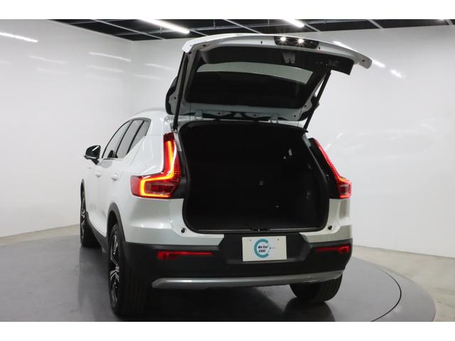 ＸＣ４０ Ｂ４　ＡＷＤ　インスクリプション　２０２２年モデル／ベージュレザーシート（ヒータ付）／ハーマンカードン／ボルボインテリセーフ／全方位カメラ／ナビ／フルセグＴＶ／Ｐバックドア／ＥＴＣ／クルコン／前後ドラレコ／純正１９アルミ／ＬＥＤヘッド（38枚目）