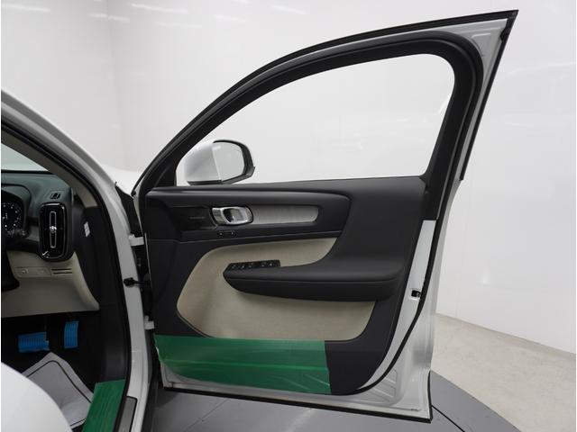 ＸＣ４０ Ｂ４　ＡＷＤ　インスクリプション　２０２２年モデル／ベージュレザーシート（ヒータ付）／ハーマンカードン／ボルボインテリセーフ／全方位カメラ／ナビ／フルセグＴＶ／Ｐバックドア／ＥＴＣ／クルコン／前後ドラレコ／純正１９アルミ／ＬＥＤヘッド（46枚目）