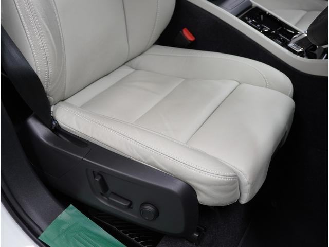 ＸＣ４０ Ｂ４　ＡＷＤ　インスクリプション　２０２２年モデル／ベージュレザーシート（ヒータ付）／ハーマンカードン／ボルボインテリセーフ／全方位カメラ／ナビ／フルセグＴＶ／Ｐバックドア／ＥＴＣ／クルコン／前後ドラレコ／純正１９アルミ／ＬＥＤヘッド（51枚目）