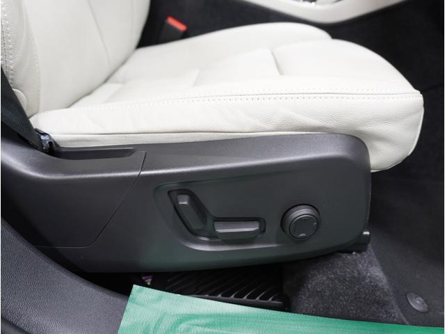ＸＣ４０ Ｂ４　ＡＷＤ　インスクリプション　２０２２年モデル／ベージュレザーシート（ヒータ付）／ハーマンカードン／ボルボインテリセーフ／全方位カメラ／ナビ／フルセグＴＶ／Ｐバックドア／ＥＴＣ／クルコン／前後ドラレコ／純正１９アルミ／ＬＥＤヘッド（52枚目）
