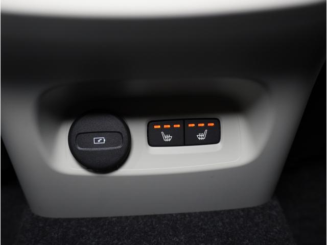 ＸＣ４０ Ｂ４　ＡＷＤ　インスクリプション　２０２２年モデル／ベージュレザーシート（ヒータ付）／ハーマンカードン／ボルボインテリセーフ／全方位カメラ／ナビ／フルセグＴＶ／Ｐバックドア／ＥＴＣ／クルコン／前後ドラレコ／純正１９アルミ／ＬＥＤヘッド（62枚目）