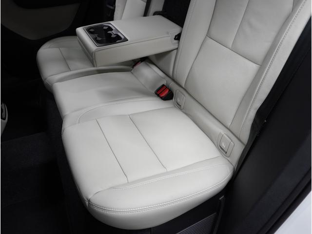 ＸＣ４０ Ｂ４　ＡＷＤ　インスクリプション　２０２２年モデル／ベージュレザーシート（ヒータ付）／ハーマンカードン／ボルボインテリセーフ／全方位カメラ／ナビ／フルセグＴＶ／Ｐバックドア／ＥＴＣ／クルコン／前後ドラレコ／純正１９アルミ／ＬＥＤヘッド（64枚目）