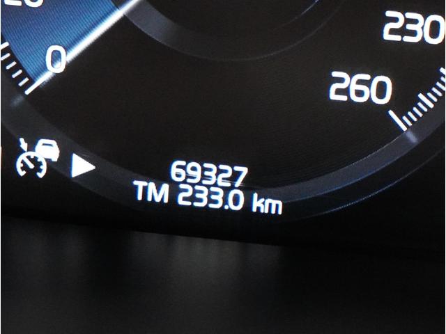 ＸＣ９０ Ｔ５　ＡＷＤ　モーメンタム　２０１６年モデル／禁煙車／ブラックレザーシート（ヒーター付）／ナビ／フルセグＴＶ／ドラレコ／リアエンターティメント／全方位カメラ／ボルボインテリセーフ／Ｐバックドア／純正１９アルミ／ＬＥＤヘッド（70枚目）