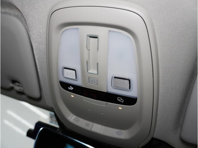 【買取直売のメリット】通常中古車の流通にかかるマージンを大幅にカット出来るので他社の同年式と比べて魅力的な価格が実現できます。また、過去の車歴まで把握することができ状態の良いお車に厳選した展示が可能で