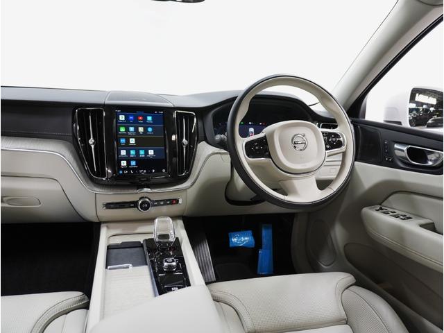 【徹底的なクリーニング】弊社にはクリーニング専用スペース、専属チームが存在し、入庫時は様々な状態のお車を全て徹底的に仕上げております。是非ご自身の目でそのクオリティをご確認下さいませ。