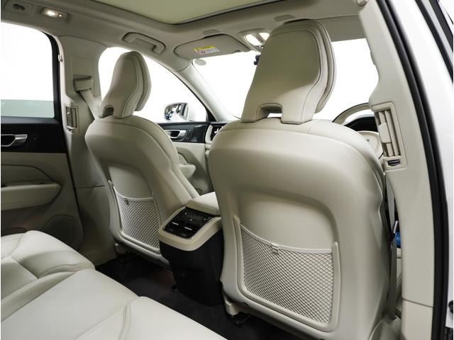 【徹底的なクリーニング】弊社にはクリーニング専用スペース、専属チームが存在し、入庫時は様々な状態のお車を全て徹底的に仕上げております。是非ご自身の目でそのクオリティをご確認下さいませ。