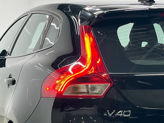 V40 D4 ダイナミックエディション 2019年モデル/パワーバックドア/純正ナビ/Bカメラ/Bluetooth対応/USB接続可/シートヒーター/ETC/ドラレコ/キセノンヘッドライト/純正18インチアルミ/保証書/取説/スペアキー(29枚目)