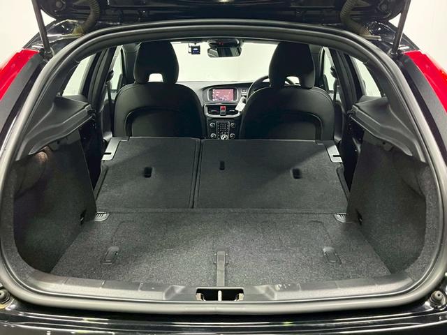 V40 D4 ダイナミックエディション 2019年モデル/パワーバックドア/純正ナビ/Bカメラ/Bluetooth対応/USB接続可/シートヒーター/ETC/ドラレコ/キセノンヘッドライト/純正18インチアルミ/保証書/取説/スペアキー(33枚目)