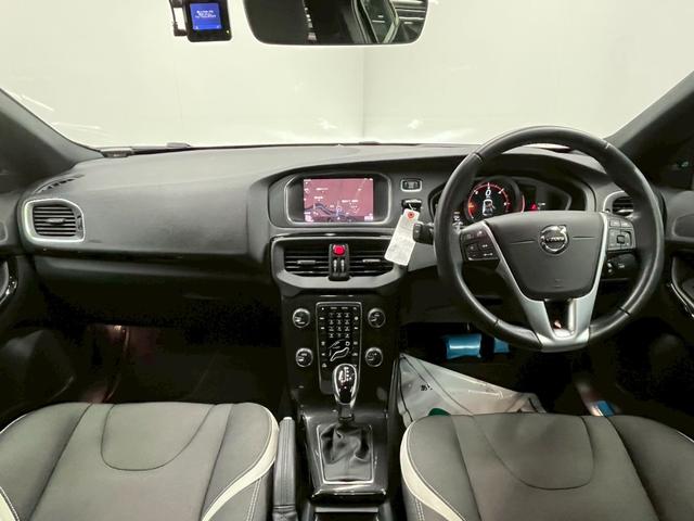 V40 D4 ダイナミックエディション 2019年モデル/パワーバックドア/純正ナビ/Bカメラ/Bluetooth対応/USB接続可/シートヒーター/ETC/ドラレコ/キセノンヘッドライト/純正18インチアルミ/保証書/取説/スペアキー(40枚目)
