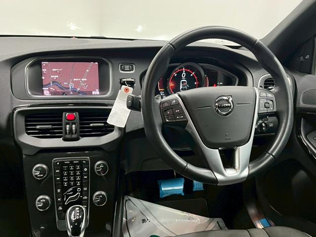 V40 D4 ダイナミックエディション 2019年モデル/パワーバックドア/純正ナビ/Bカメラ/Bluetooth対応/USB接続可/シートヒーター/ETC/ドラレコ/キセノンヘッドライト/純正18インチアルミ/保証書/取説/スペアキー(43枚目)