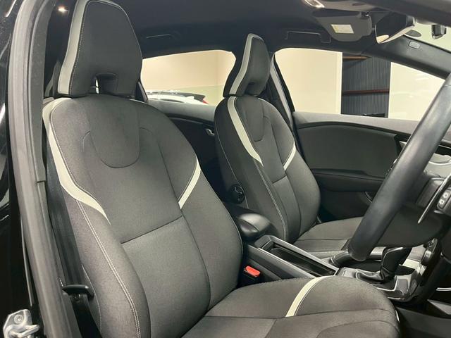 V40 D4 ダイナミックエディション 2019年モデル/パワーバックドア/純正ナビ/Bカメラ/Bluetooth対応/USB接続可/シートヒーター/ETC/ドラレコ/キセノンヘッドライト/純正18インチアルミ/保証書/取説/スペアキー(46枚目)