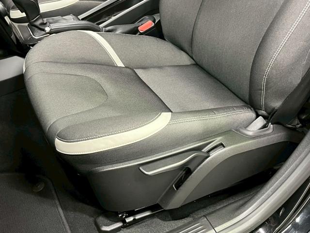 V40 D4 ダイナミックエディション 2019年モデル/パワーバックドア/純正ナビ/Bカメラ/Bluetooth対応/USB接続可/シートヒーター/ETC/ドラレコ/キセノンヘッドライト/純正18インチアルミ/保証書/取説/スペアキー(52枚目)