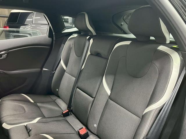 V40 D4 ダイナミックエディション 2019年モデル/パワーバックドア/純正ナビ/Bカメラ/Bluetooth対応/USB接続可/シートヒーター/ETC/ドラレコ/キセノンヘッドライト/純正18インチアルミ/保証書/取説/スペアキー(55枚目)