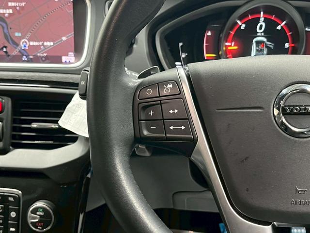 V40 D4 ダイナミックエディション 2019年モデル/パワーバックドア/純正ナビ/Bカメラ/Bluetooth対応/USB接続可/シートヒーター/ETC/ドラレコ/キセノンヘッドライト/純正18インチアルミ/保証書/取説/スペアキー(61枚目)
