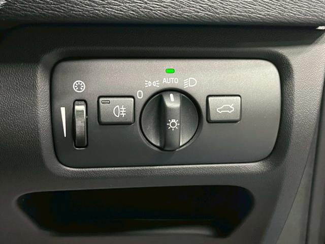 V40 D4 ダイナミックエディション 2019年モデル/パワーバックドア/純正ナビ/Bカメラ/Bluetooth対応/USB接続可/シートヒーター/ETC/ドラレコ/キセノンヘッドライト/純正18インチアルミ/保証書/取説/スペアキー(63枚目)