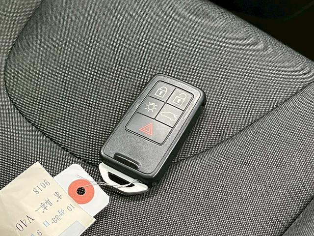 V40 D4 ダイナミックエディション 2019年モデル/パワーバックドア/純正ナビ/Bカメラ/Bluetooth対応/USB接続可/シートヒーター/ETC/ドラレコ/キセノンヘッドライト/純正18インチアルミ/保証書/取説/スペアキー(64枚目)