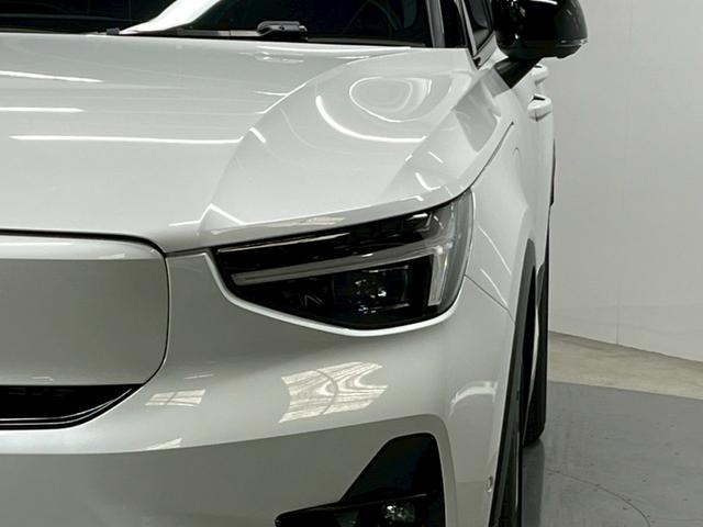 XC40リチャージ リチャージ アルティメットツインモーター 2023年モデル/禁煙車/レザーシート(ヒーター付)/パノラマルーフ/ボルボインテリセーフ/ハーマンカードン/Googleナビ/全方位カメラ/ETC/クルコン/Pバックドア/充電ケーブル(22枚目)