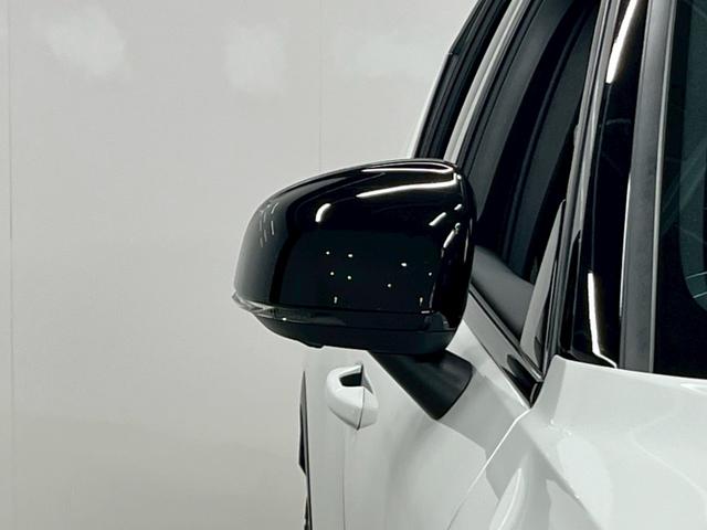 XC40リチャージ リチャージ アルティメットツインモーター 2023年モデル/禁煙車/レザーシート(ヒーター付)/パノラマルーフ/ボルボインテリセーフ/ハーマンカードン/Googleナビ/全方位カメラ/ETC/クルコン/Pバックドア/充電ケーブル(23枚目)