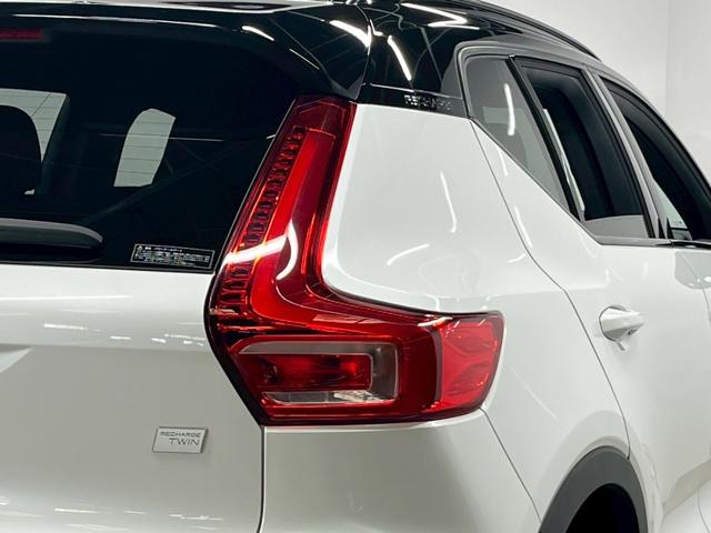 XC40リチャージ リチャージ アルティメットツインモーター 2023年モデル/禁煙車/レザーシート(ヒーター付)/パノラマルーフ/ボルボインテリセーフ/ハーマンカードン/Googleナビ/全方位カメラ/ETC/クルコン/Pバックドア/充電ケーブル(30枚目)