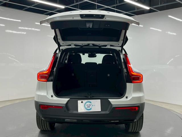 XC40リチャージ リチャージ アルティメットツインモーター 2023年モデル/禁煙車/レザーシート(ヒーター付)/パノラマルーフ/ボルボインテリセーフ/ハーマンカードン/Googleナビ/全方位カメラ/ETC/クルコン/Pバックドア/充電ケーブル(31枚目)