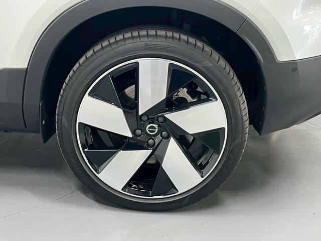 XC40リチャージ リチャージ アルティメットツインモーター 2023年モデル/禁煙車/レザーシート(ヒーター付)/パノラマルーフ/ボルボインテリセーフ/ハーマンカードン/Googleナビ/全方位カメラ/ETC/クルコン/Pバックドア/充電ケーブル(39枚目)