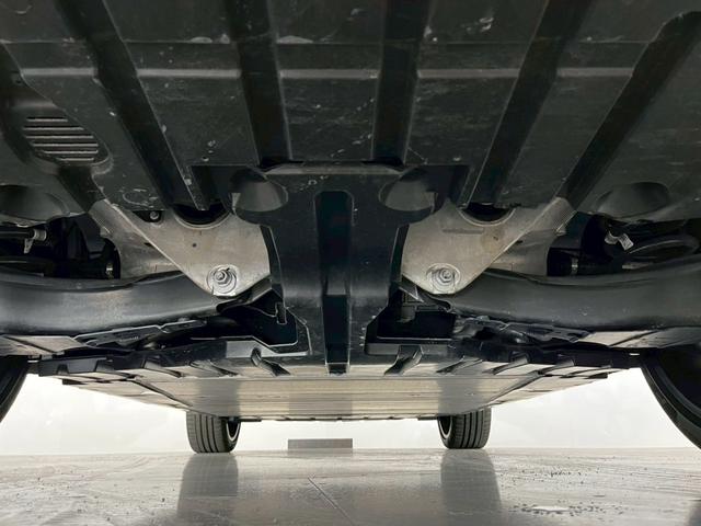 XC40リチャージ リチャージ アルティメットツインモーター 2023年モデル/禁煙車/レザーシート(ヒーター付)/パノラマルーフ/ボルボインテリセーフ/ハーマンカードン/Googleナビ/全方位カメラ/ETC/クルコン/Pバックドア/充電ケーブル(40枚目)