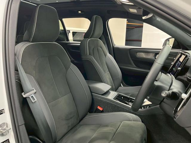 XC40リチャージ リチャージ アルティメットツインモーター 2023年モデル/禁煙車/レザーシート(ヒーター付)/パノラマルーフ/ボルボインテリセーフ/ハーマンカードン/Googleナビ/全方位カメラ/ETC/クルコン/Pバックドア/充電ケーブル(45枚目)