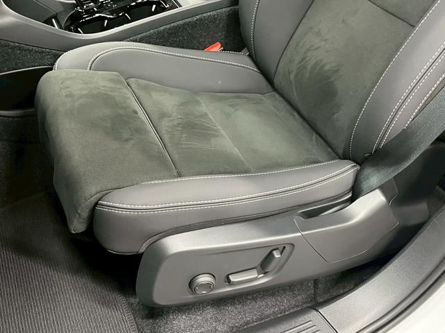 XC40リチャージ リチャージ アルティメットツインモーター 2023年モデル/禁煙車/レザーシート(ヒーター付)/パノラマルーフ/ボルボインテリセーフ/ハーマンカードン/Googleナビ/全方位カメラ/ETC/クルコン/Pバックドア/充電ケーブル(51枚目)