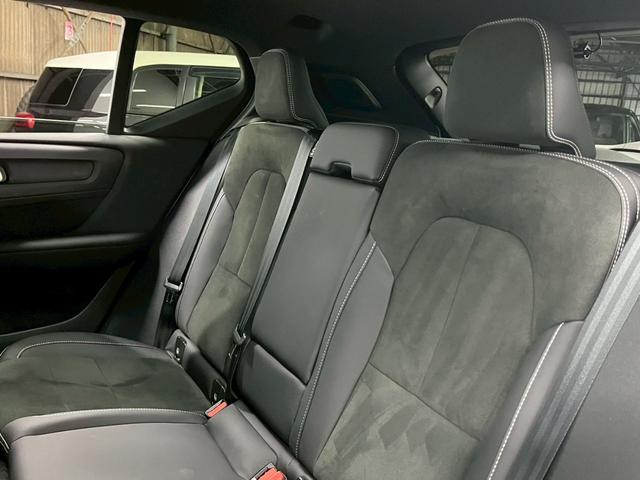 XC40リチャージ リチャージ アルティメットツインモーター 2023年モデル/禁煙車/レザーシート(ヒーター付)/パノラマルーフ/ボルボインテリセーフ/ハーマンカードン/Googleナビ/全方位カメラ/ETC/クルコン/Pバックドア/充電ケーブル(54枚目)